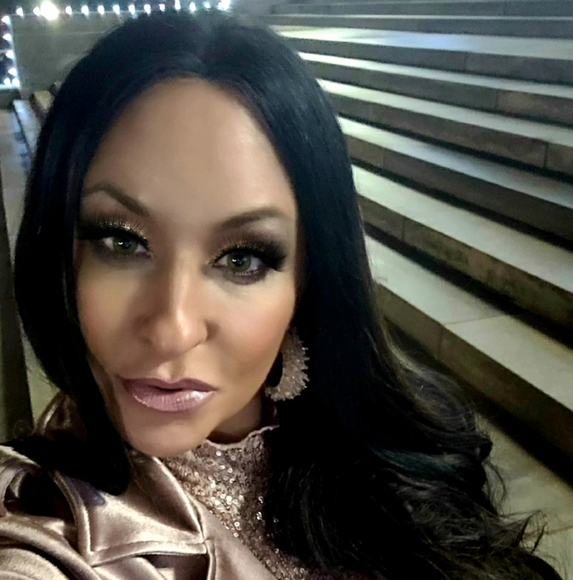 Meet your Posher, Shelly - Picture 3 of 8